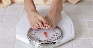 Obésité, état d'une personne en surcharge pondérale, dû à un accroissement excessif de sa masse graisseuse