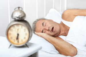 Le ronflement, ou ronchopathie, est le désagréable son émis pendant le sommeil
